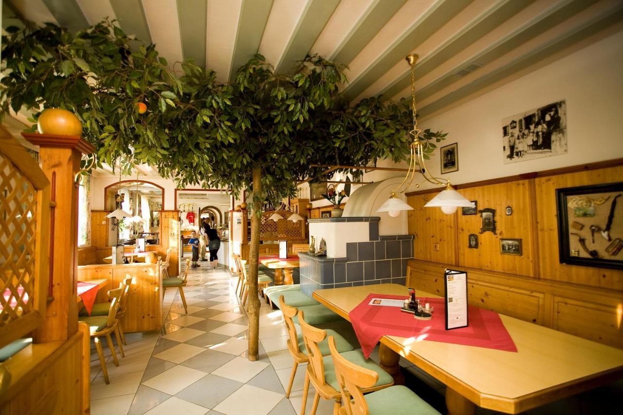 Rosslwirt-Rast Bed and Breakfast Strass im Attergau Buitenkant foto