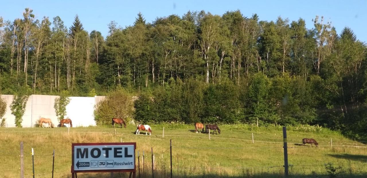 Rosslwirt-Rast Bed and Breakfast Strass im Attergau Buitenkant foto