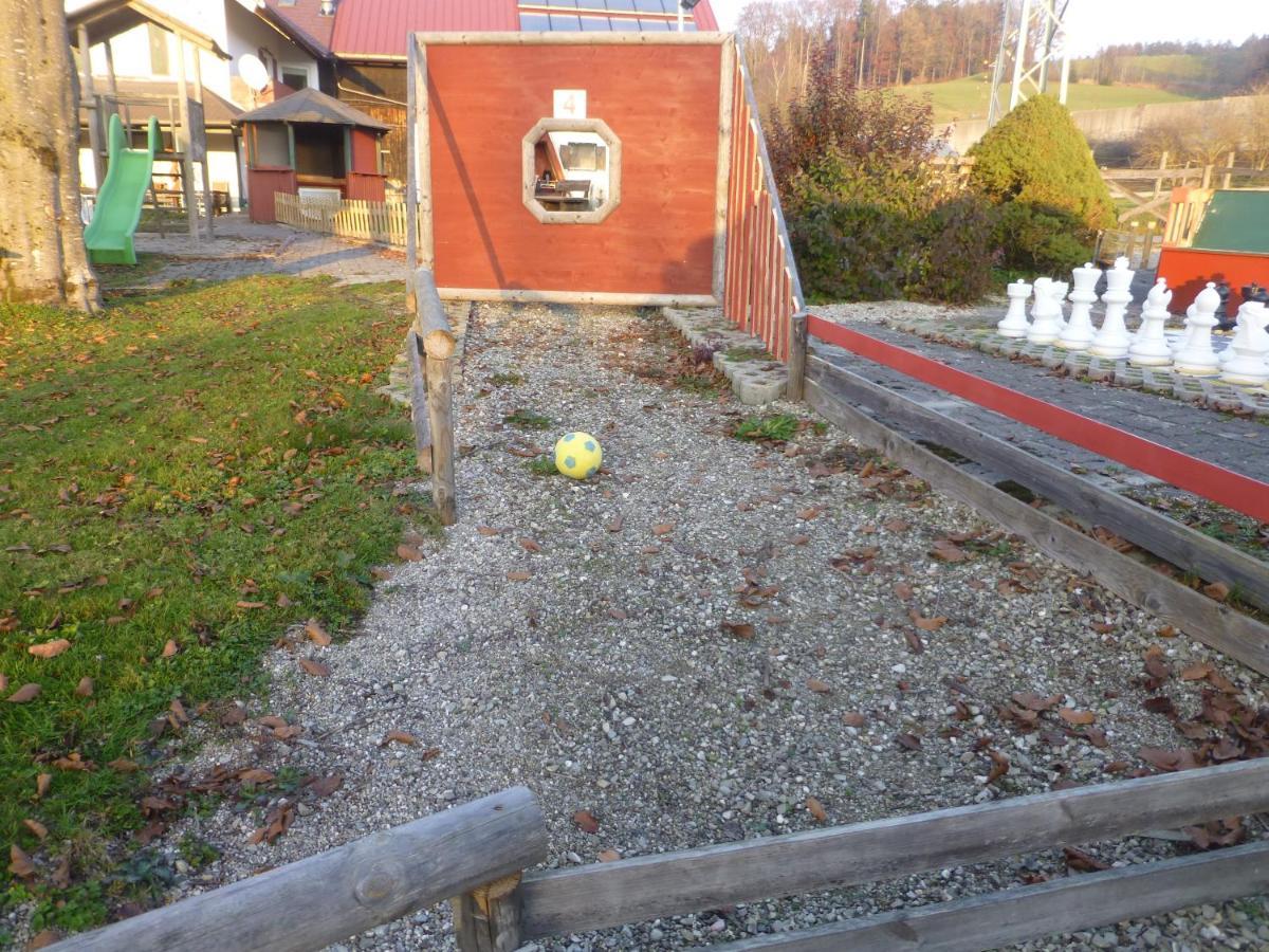 Rosslwirt-Rast Bed and Breakfast Strass im Attergau Buitenkant foto