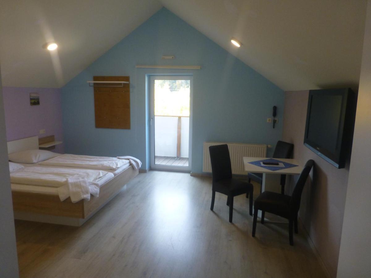 Rosslwirt-Rast Bed and Breakfast Strass im Attergau Buitenkant foto