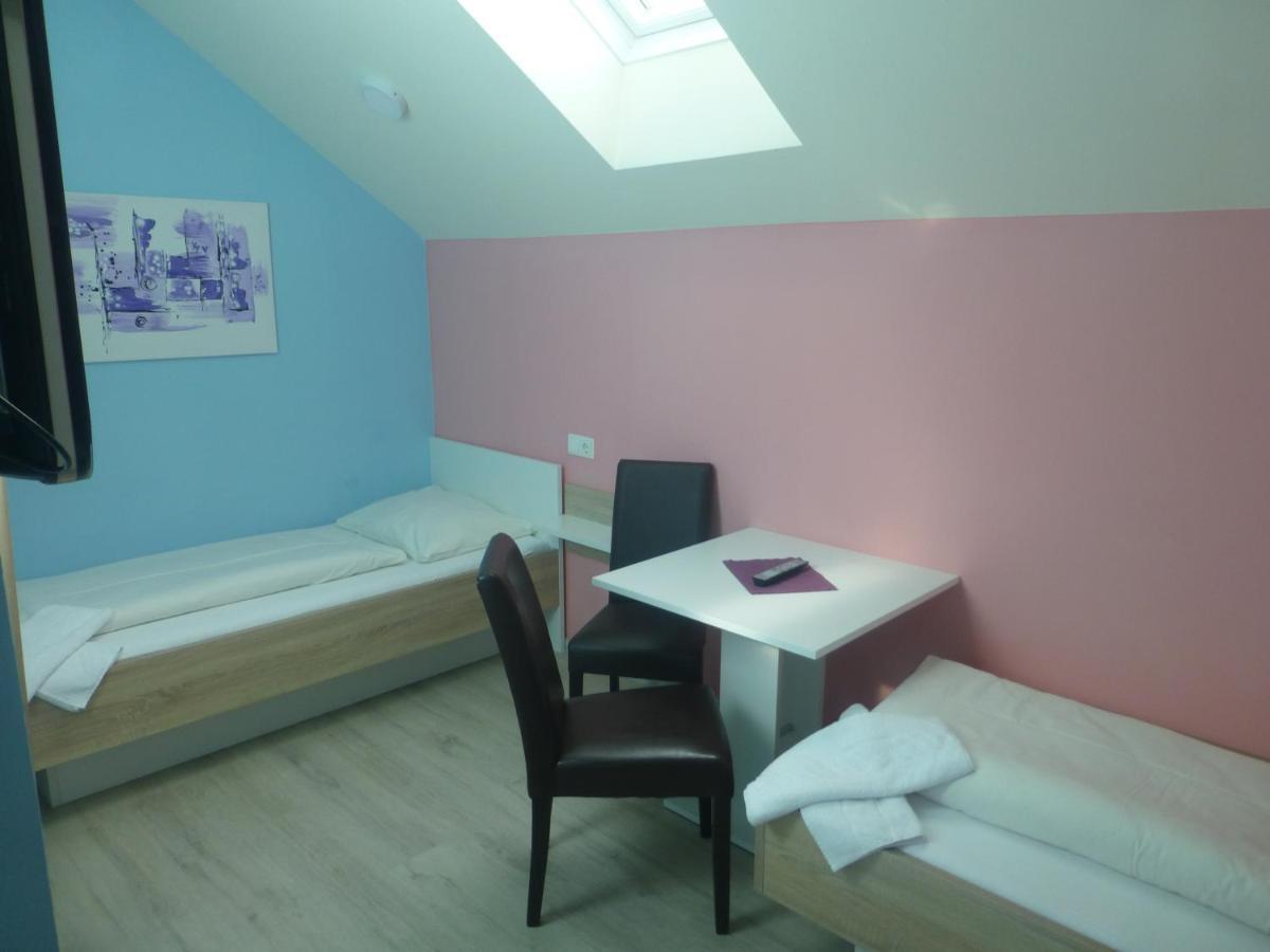Rosslwirt-Rast Bed and Breakfast Strass im Attergau Buitenkant foto