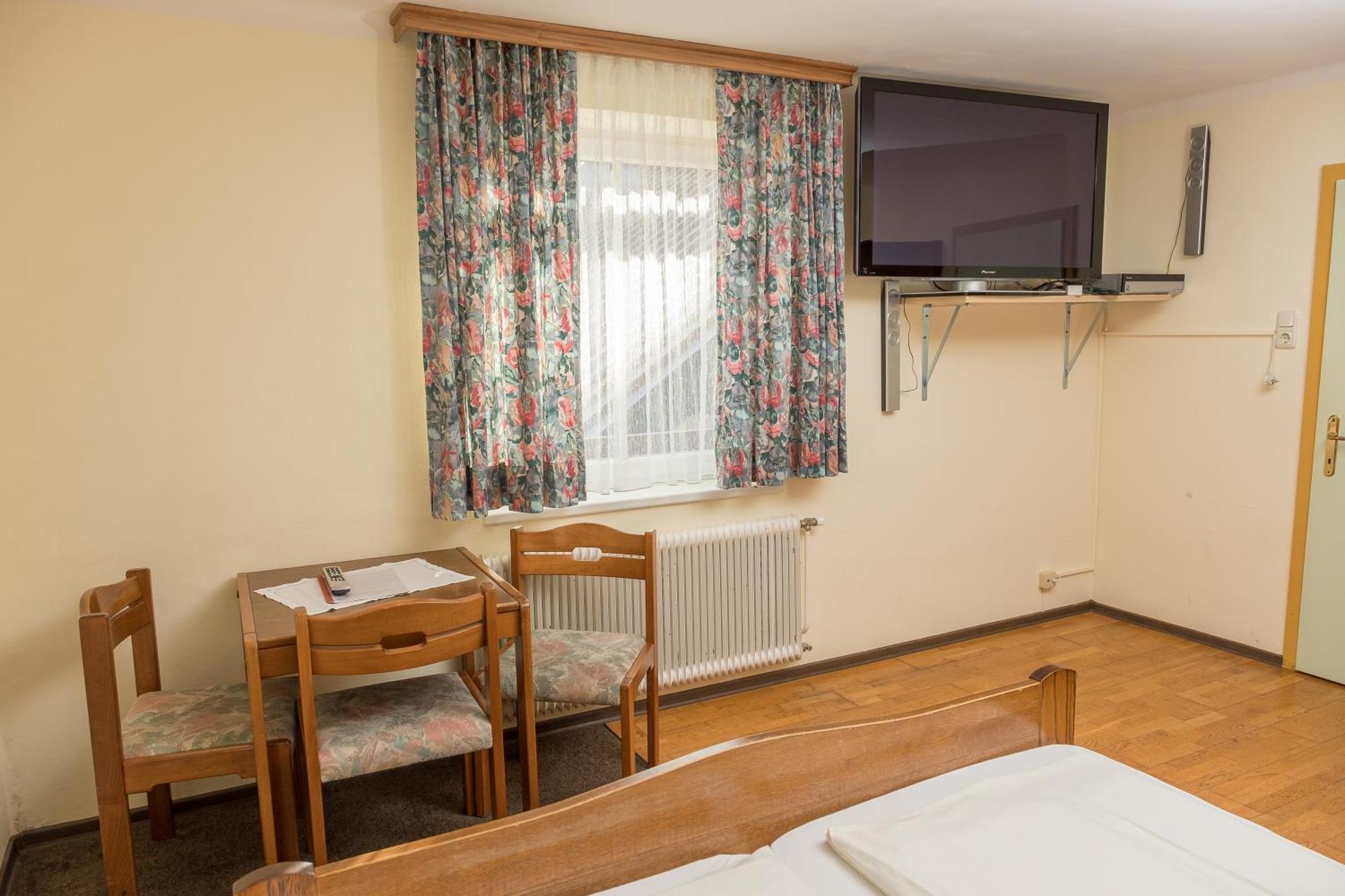 Rosslwirt-Rast Bed and Breakfast Strass im Attergau Buitenkant foto