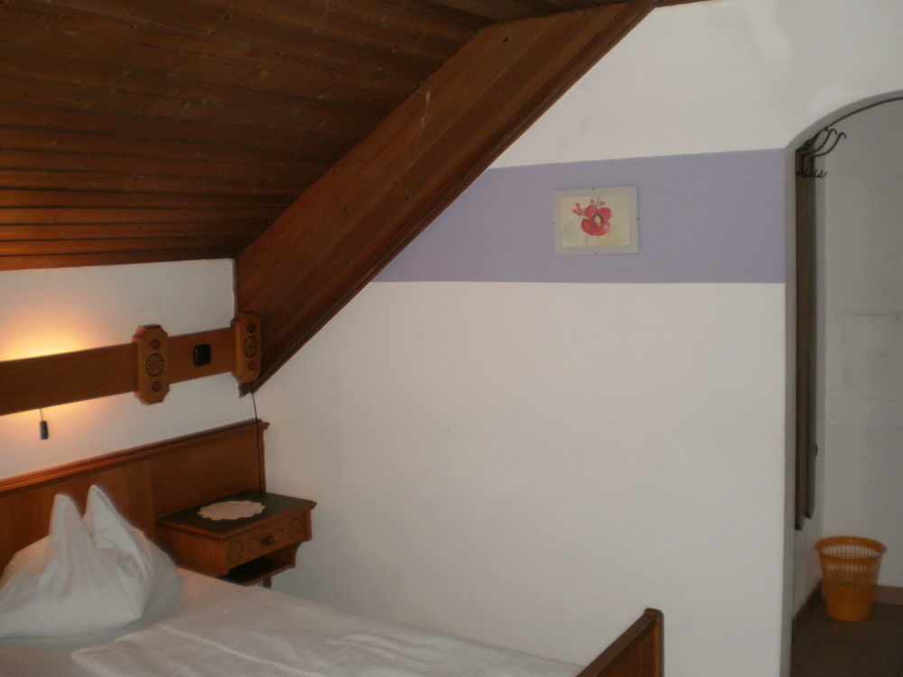 Rosslwirt-Rast Bed and Breakfast Strass im Attergau Buitenkant foto