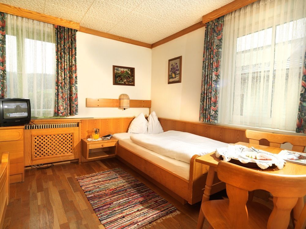 Rosslwirt-Rast Bed and Breakfast Strass im Attergau Buitenkant foto