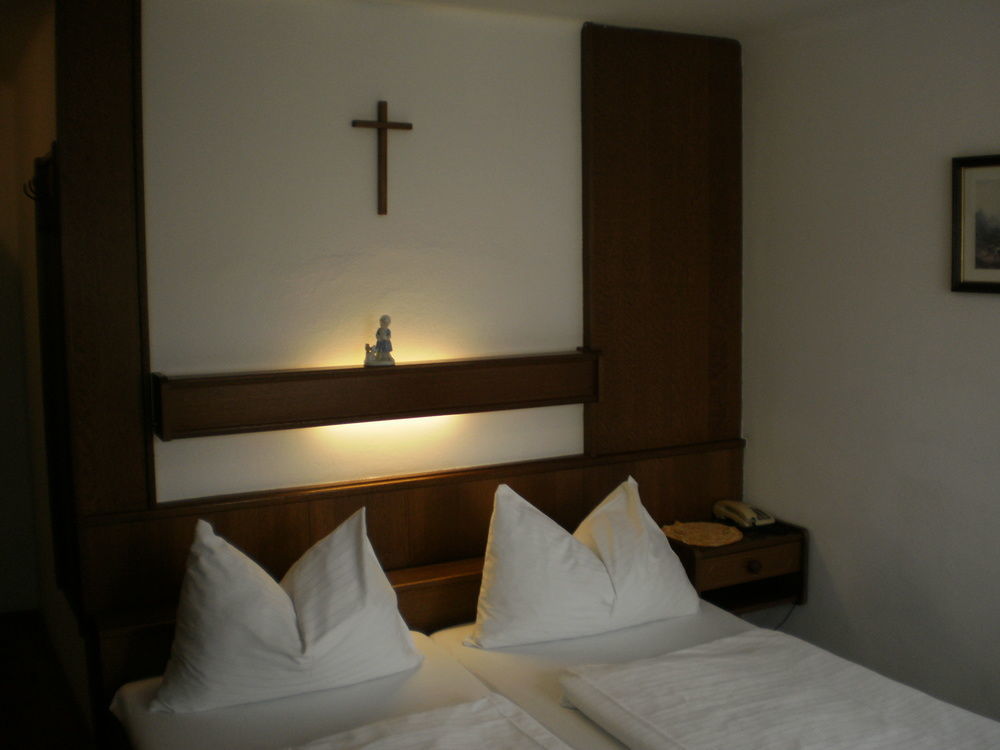 Rosslwirt-Rast Bed and Breakfast Strass im Attergau Buitenkant foto